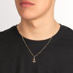 colgante de oro hombre