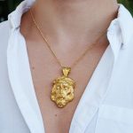 colgante de oro hombre