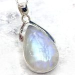 colgante piedra luna