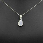 colgante piedra luna
