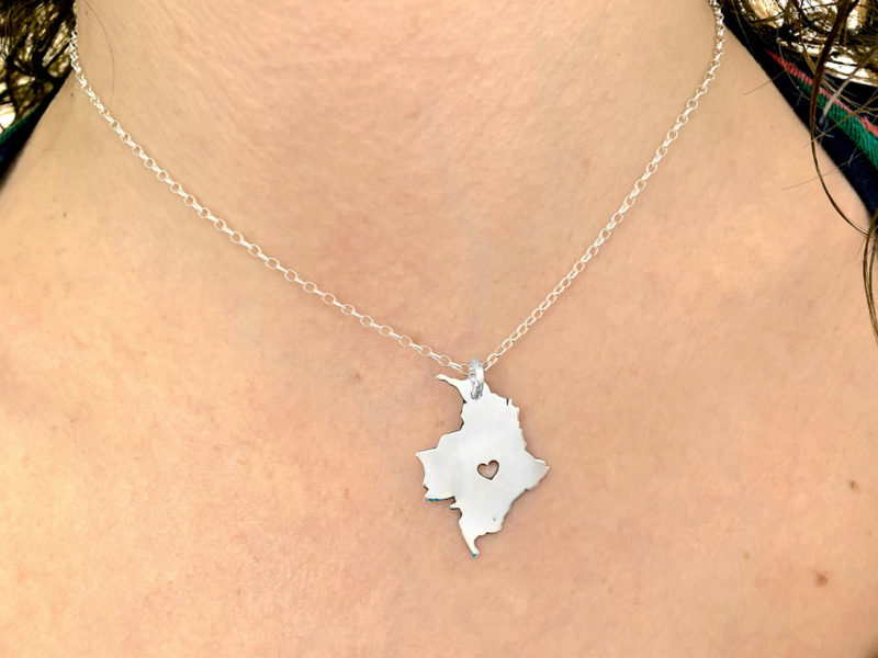 Collar mapa personalizado colgante plata personalizado - Imagen 1