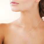 collar bañado en oro