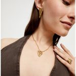 collar bañado en oro