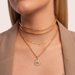 collar bañado en oro