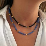 collar bolitas colores