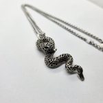 collar de serpiente