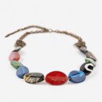 collar piedras colores