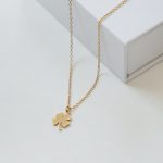 collar trebol