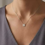 collar trebol