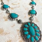 collar turquesa