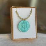 collar virgen